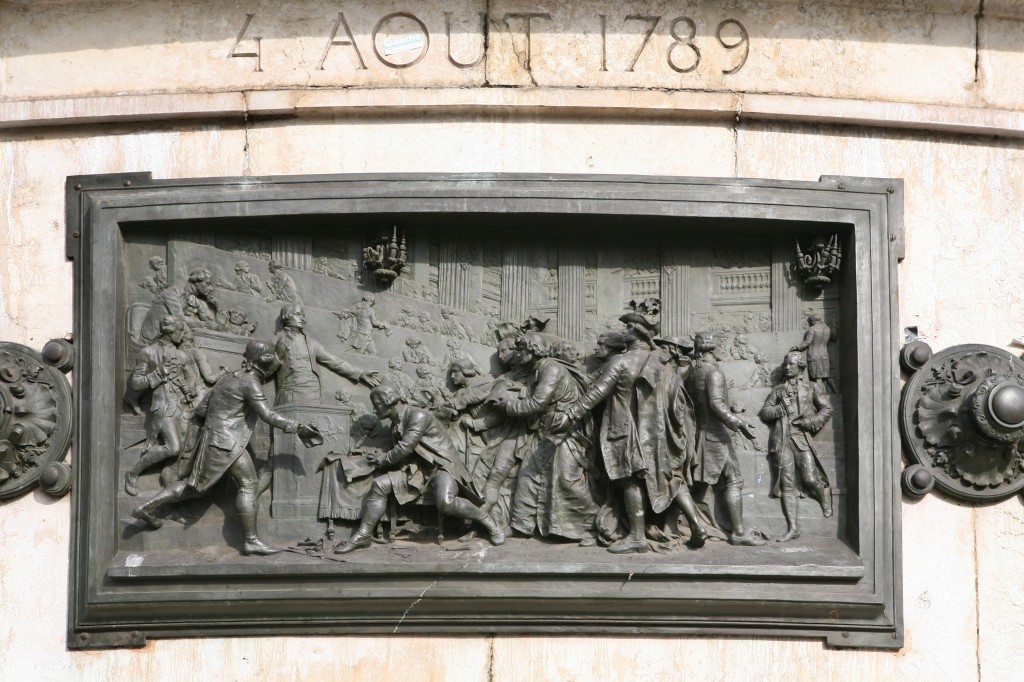Bronze illustrant la célèbre Nuit du 4 août 1789.